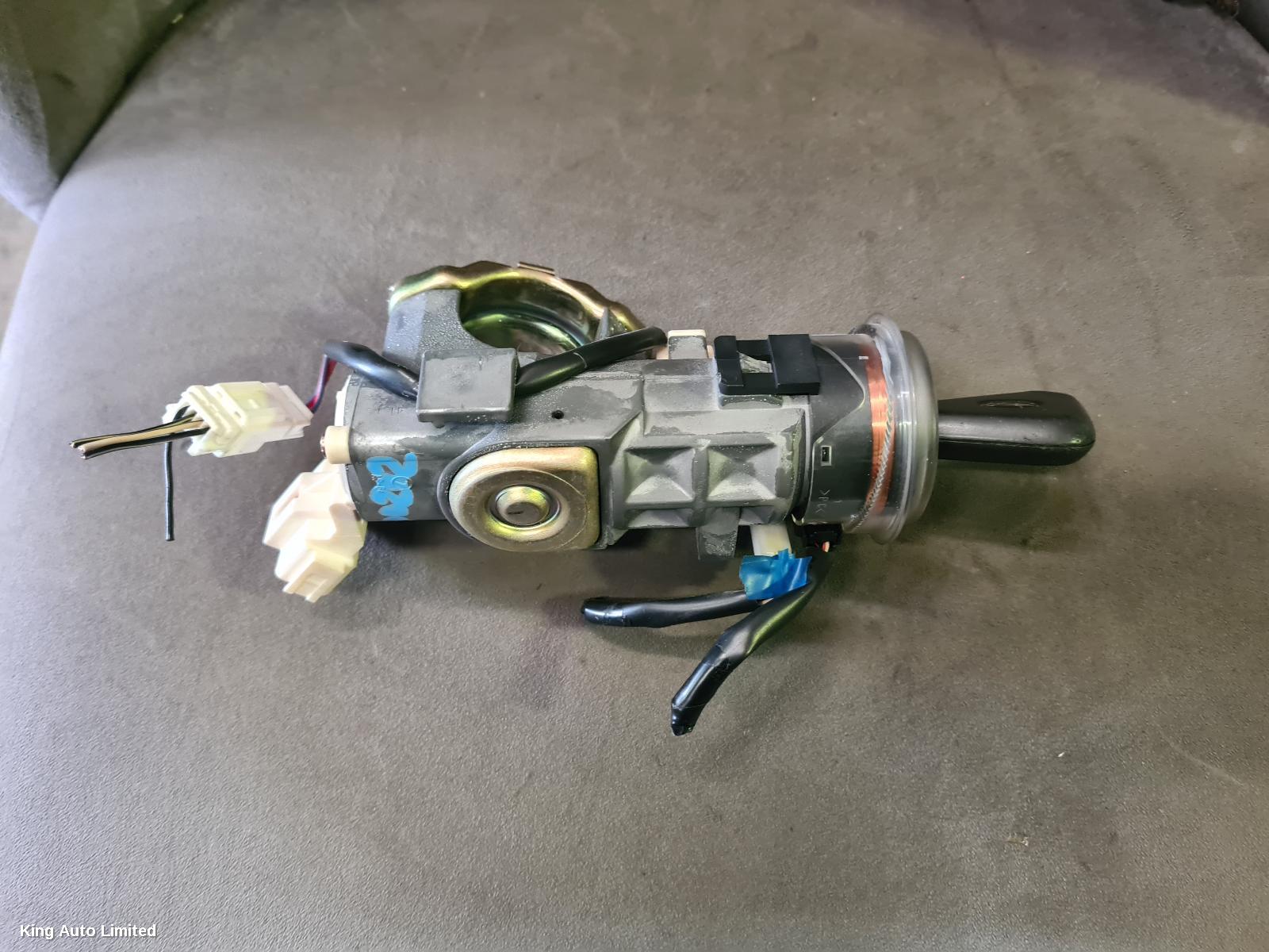 Subaru LIBERTY 2004 Ignition W/ Key thumbnail 1
