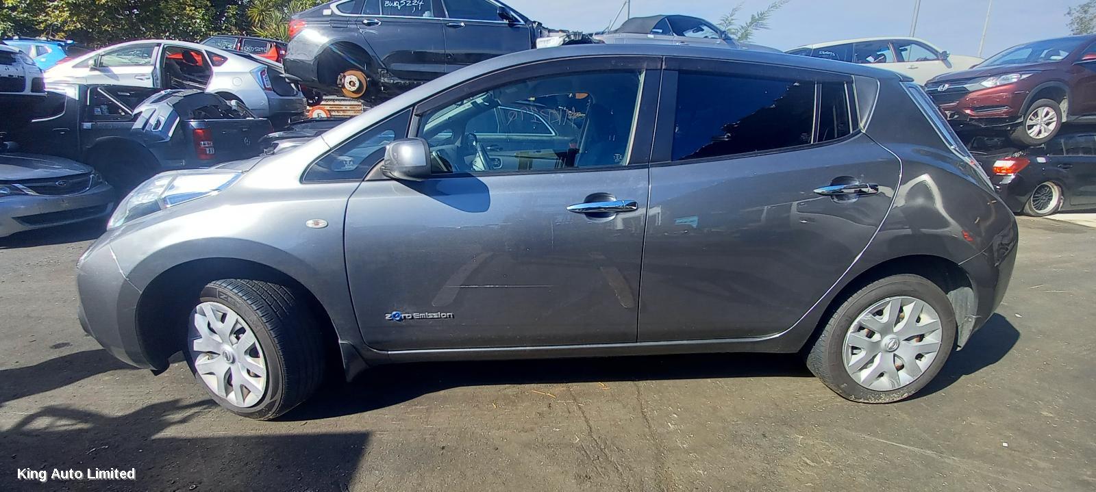 Nissan LEAF 2014 Left Guard thumbnail 3
