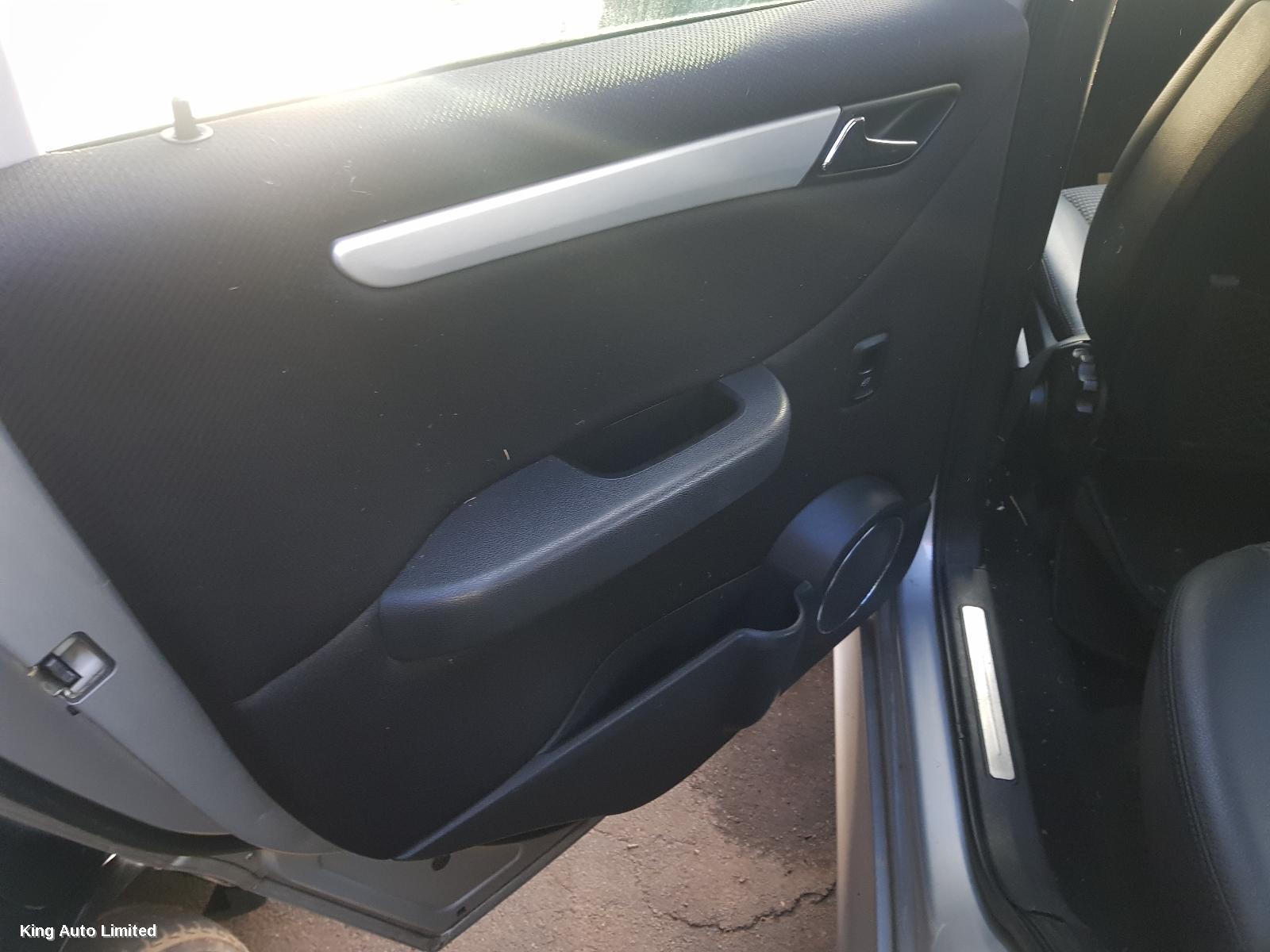Mercedes-Benz B CLASS 2007 Left Front Door Window thumbnail 2