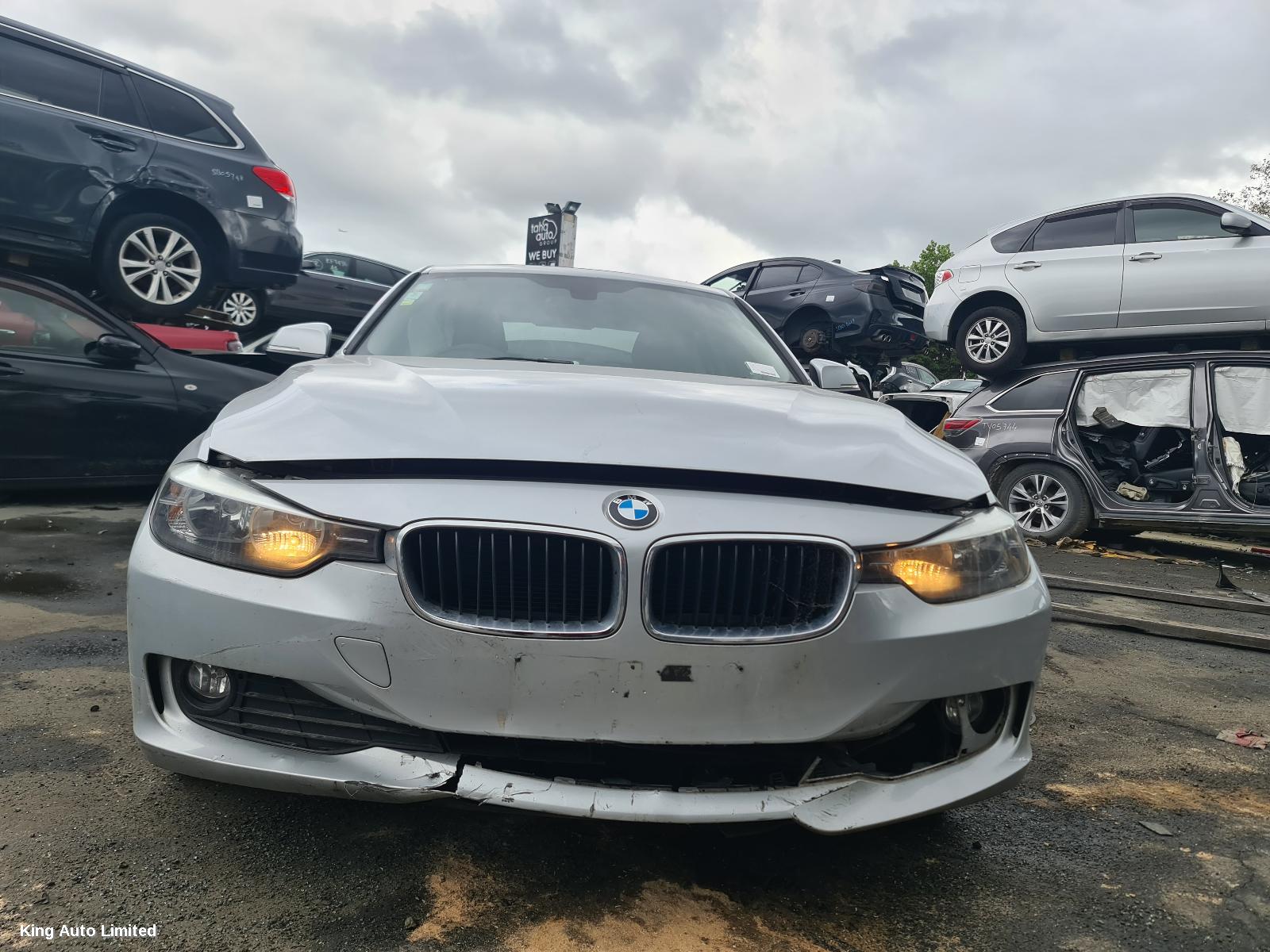 BMW - BMW 3 SERIES 2013 Right Taillight