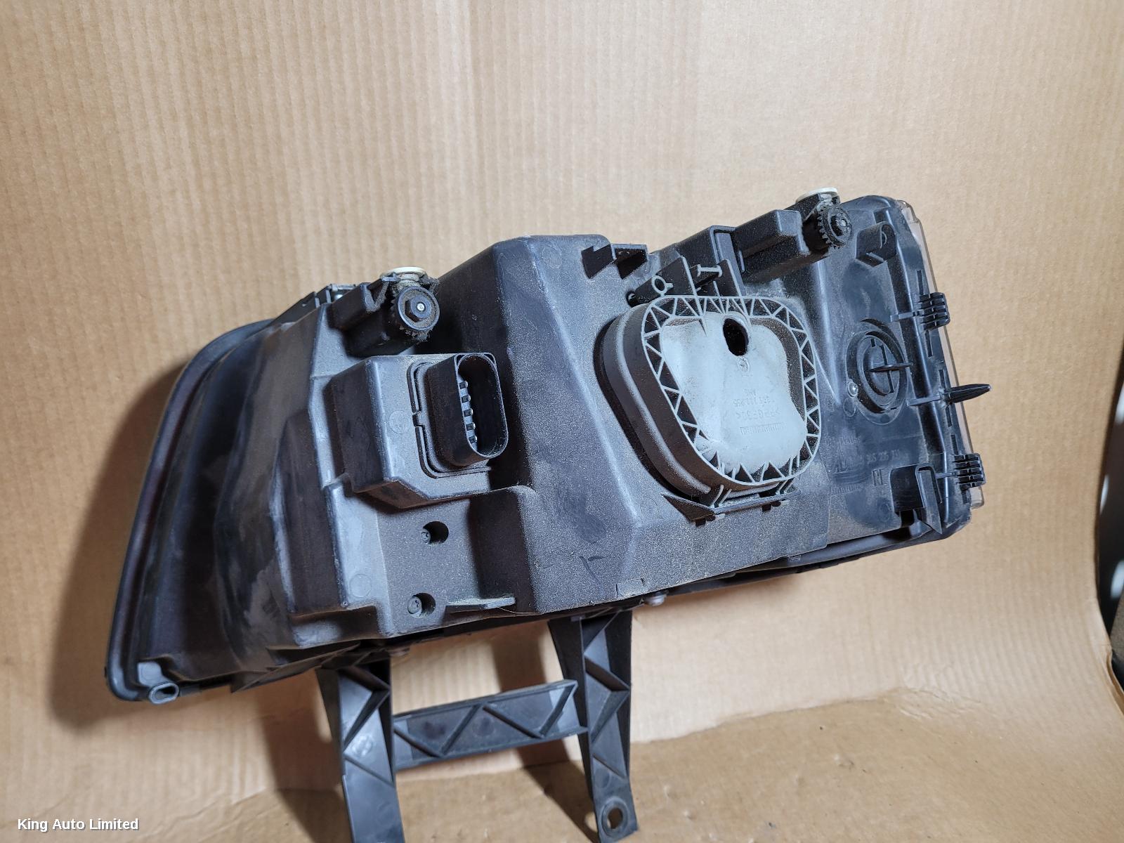 Volkswagen TRANSPORTER 2004 Right Headlamp thumbnail 3