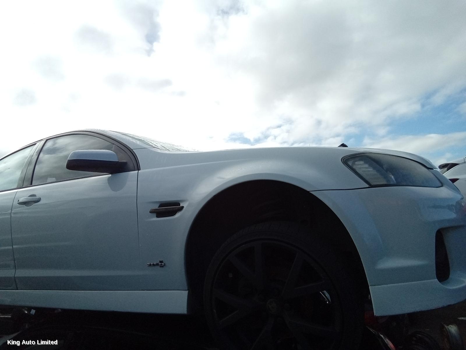 Holden COMMODORE 2010 Left Front Door Window thumbnail 3
