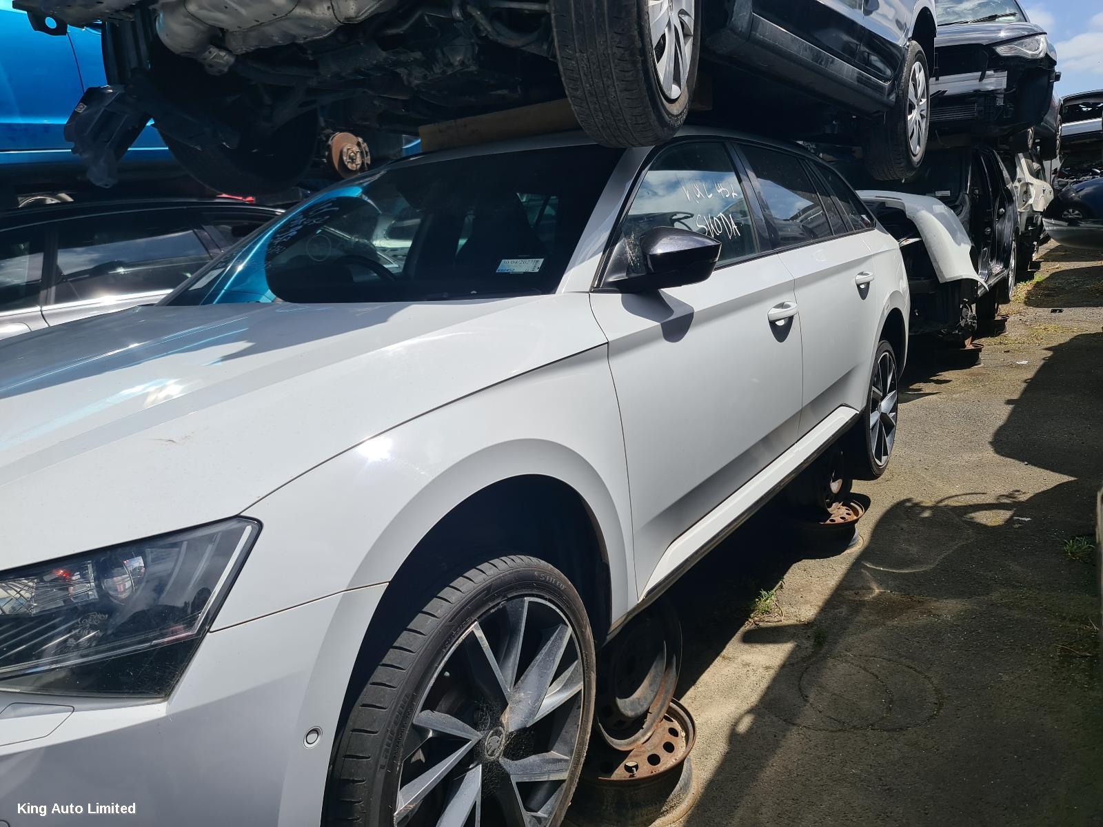 Skoda SUPERB 2017 Left Door Mirror thumbnail 3