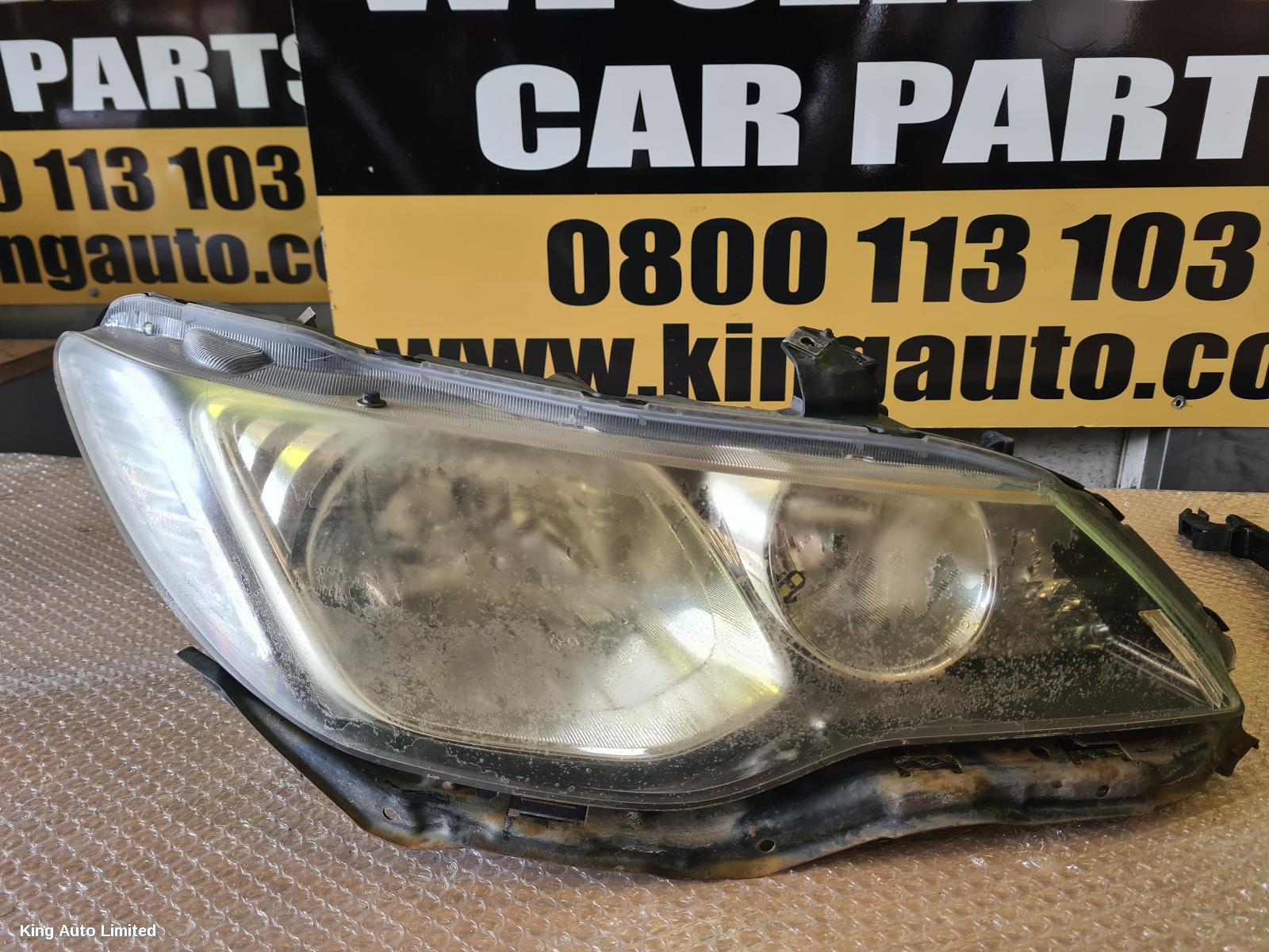 Honda CIVIC 2005 Right Headlamp thumbnail 1