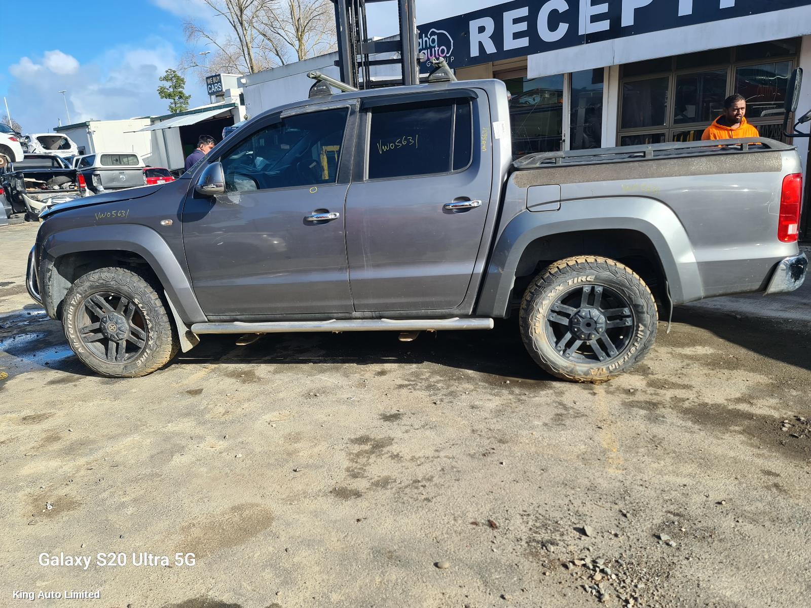 Volkswagen AMAROK 2011 Left Headlamp thumbnail 3
