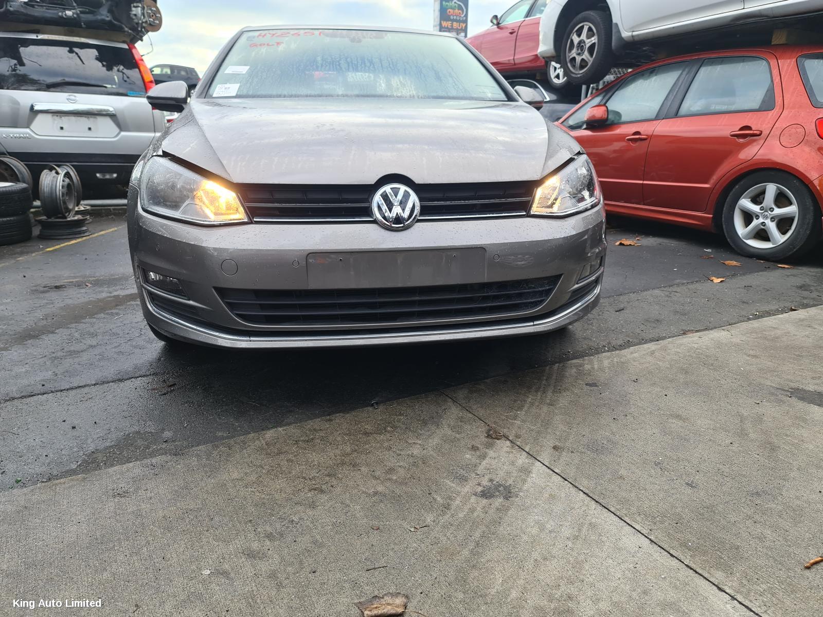 Volkswagen GOLF 2015 Left Rear Door Window thumbnail 2