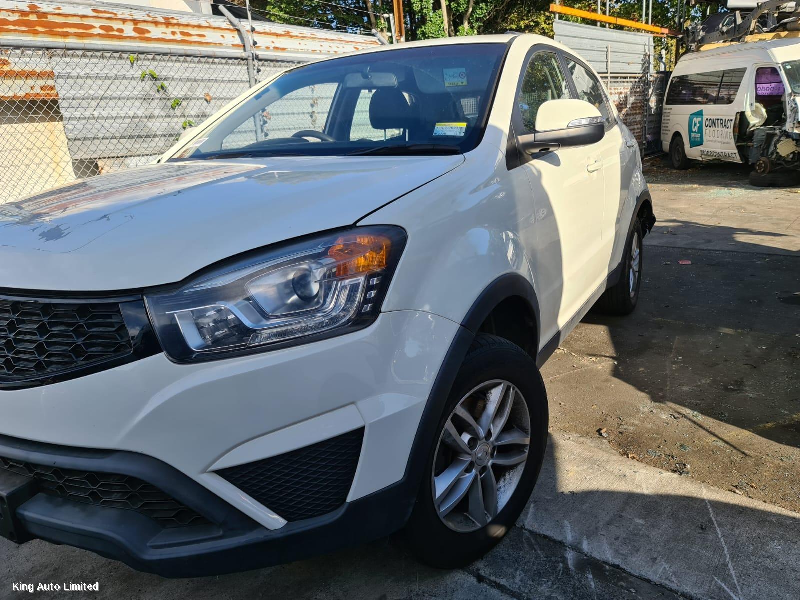 Ssangyong KORANDO 2014 Left Guard thumbnail 2