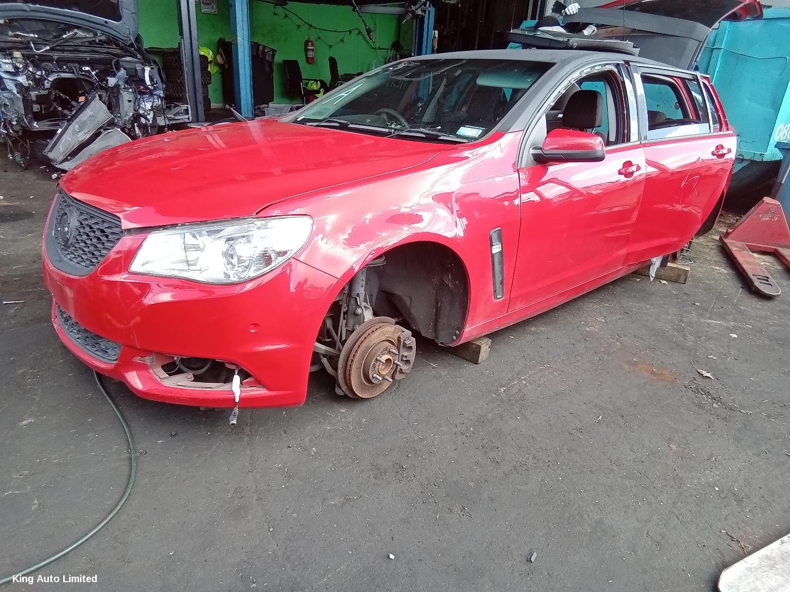 Holden COMMODORE 2013 Right Headlamp thumbnail 2