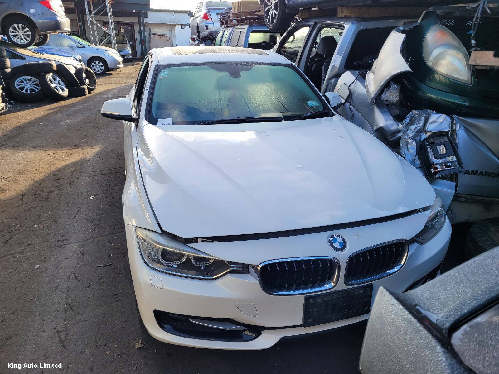BMW - BMW 3 SERIES 2012 Grille