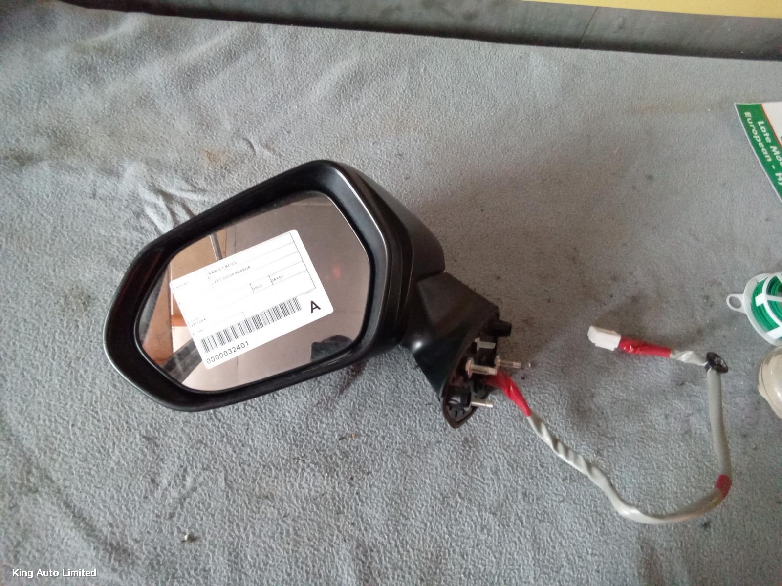 Toyota YARIS CROSS 2023 Left Door Mirror thumbnail 2