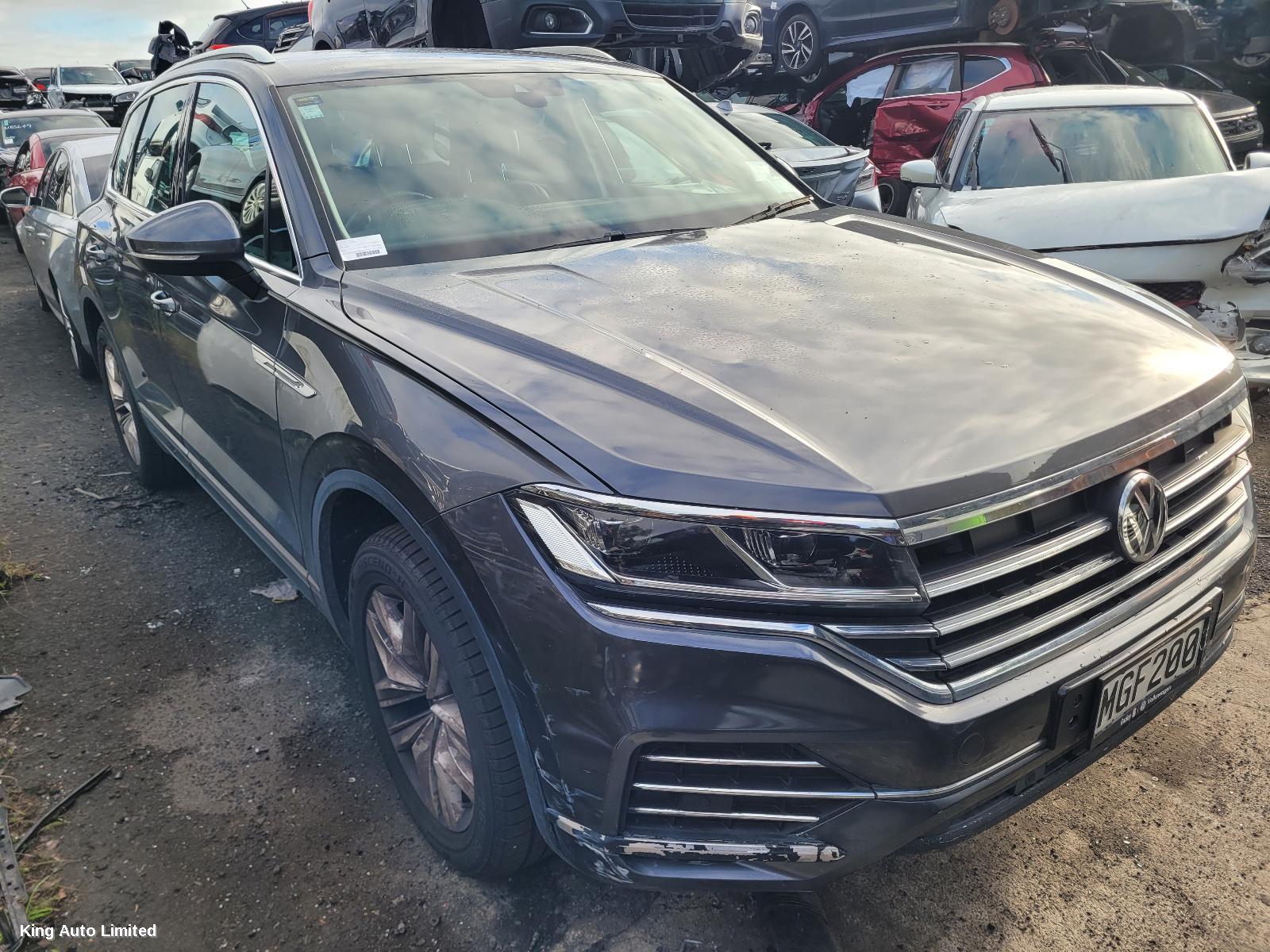 Volkswagen TOUAREG 2019 Left Front Door thumbnail 3