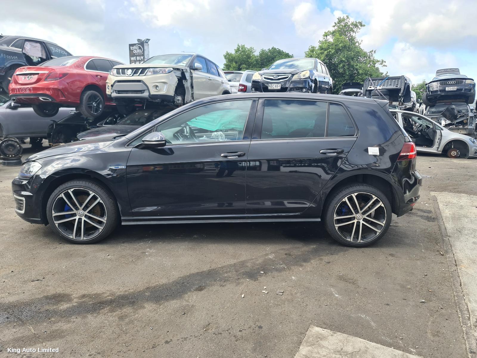 Volkswagen GOLF 2017 Left Headlamp thumbnail 3