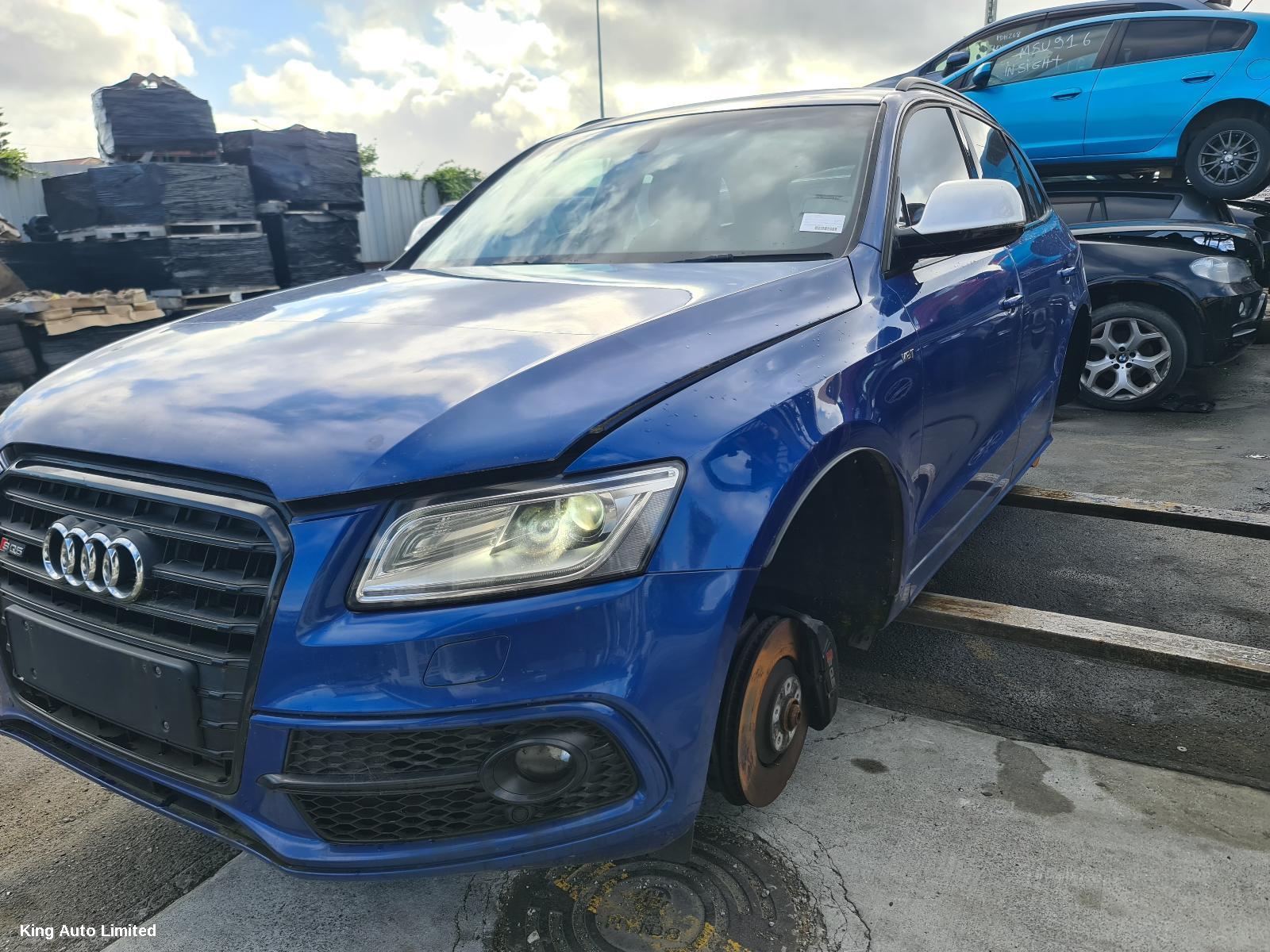 Audi Q5 2015 Left Front Door thumbnail 2