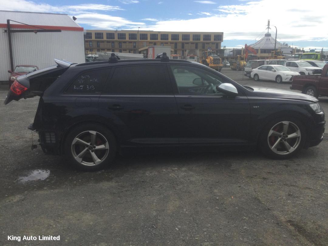Audi Q7 2017 Left Front Door thumbnail 2