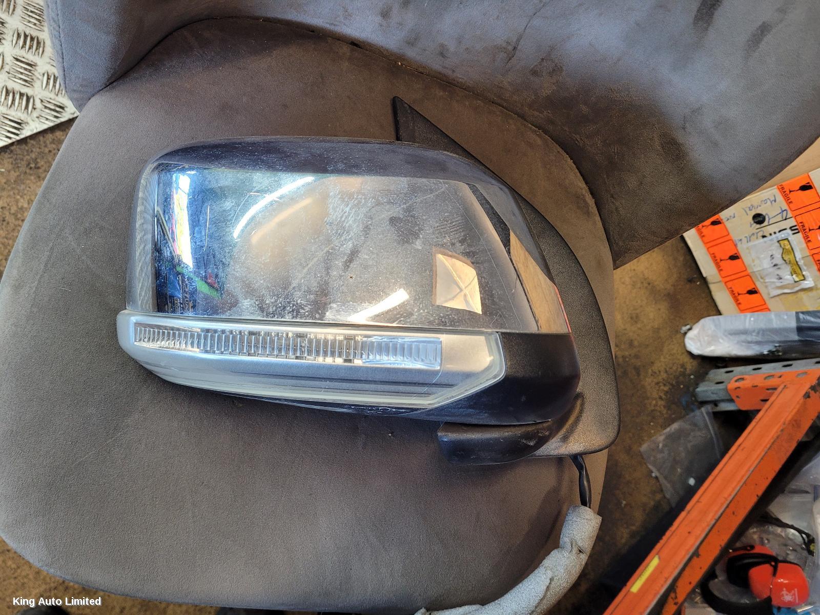 Nissan NAVARA 2012 Right Door Mirror thumbnail 2
