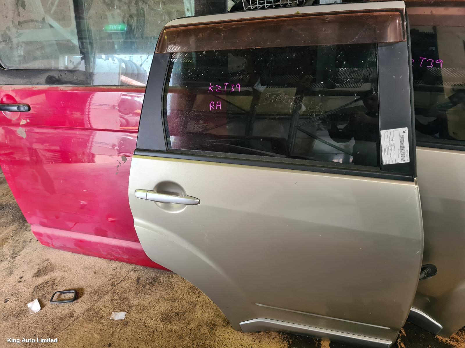 Mitsubishi OUTLANDER 2006 RIGHT_REAR_DOOR_SLIDING thumbnail 1