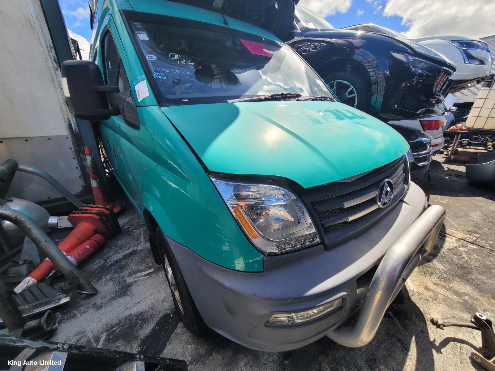 LDV - LDV V80 2017 Right Front Door Window