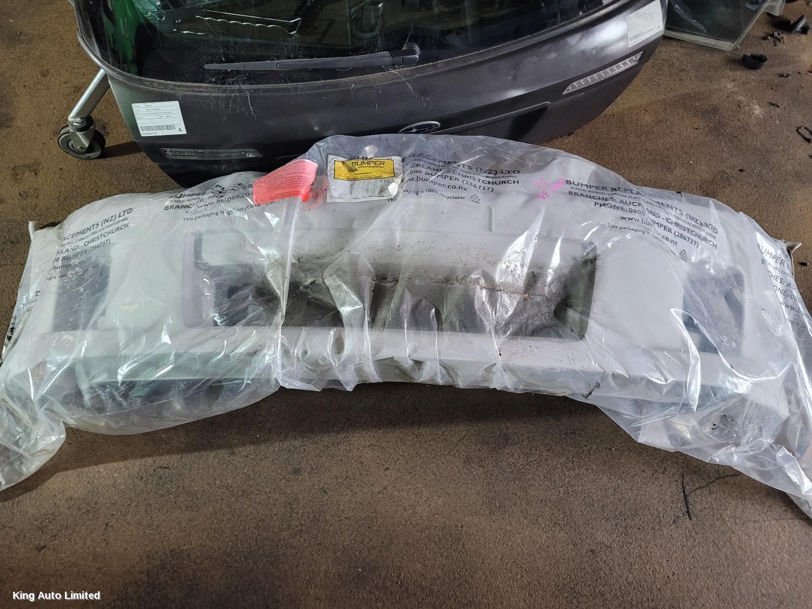 Holden COMMODORE 2007 Front Bumper thumbnail 2