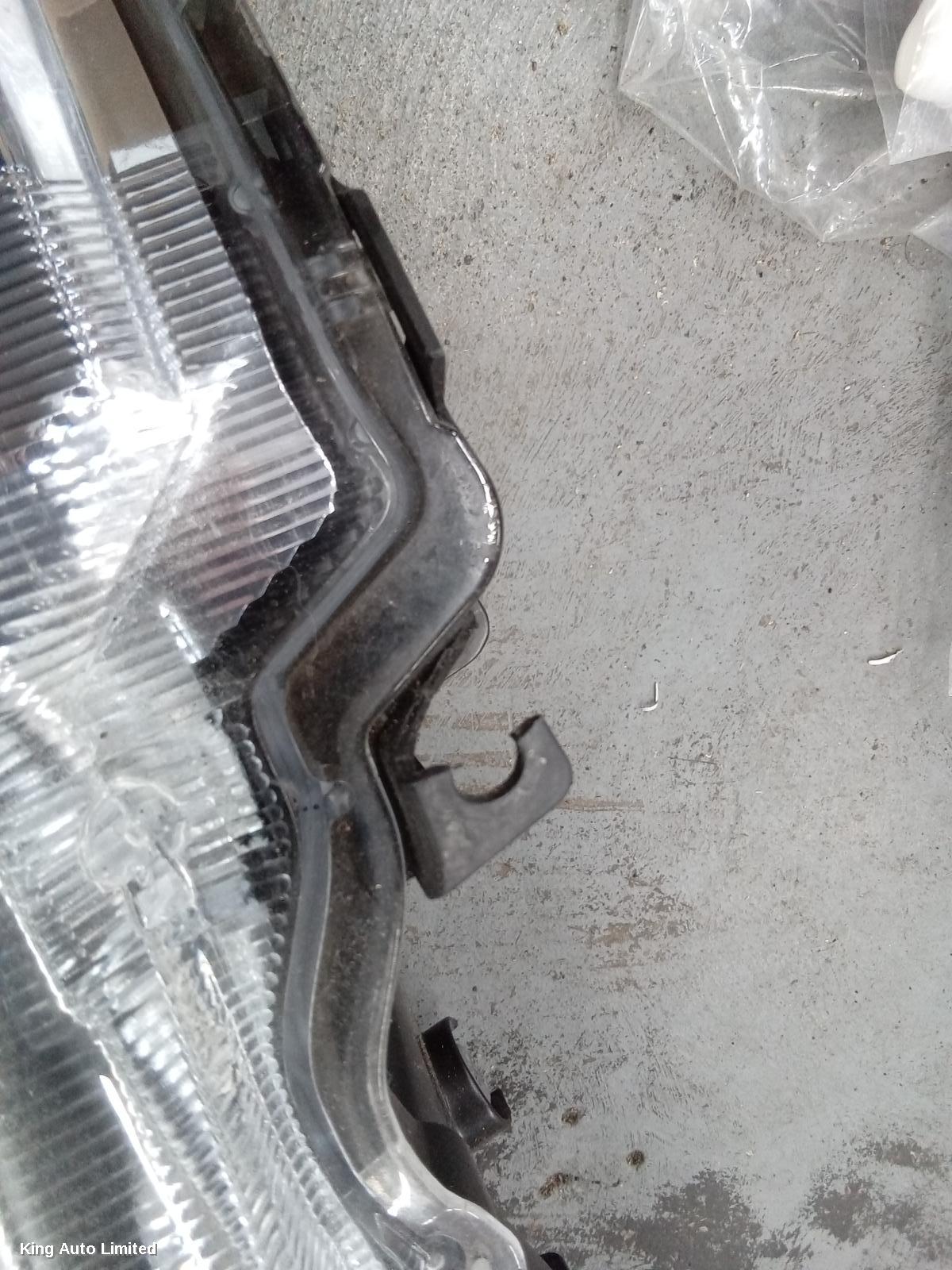 Nissan LEAF 2013 Left Headlamp thumbnail 3