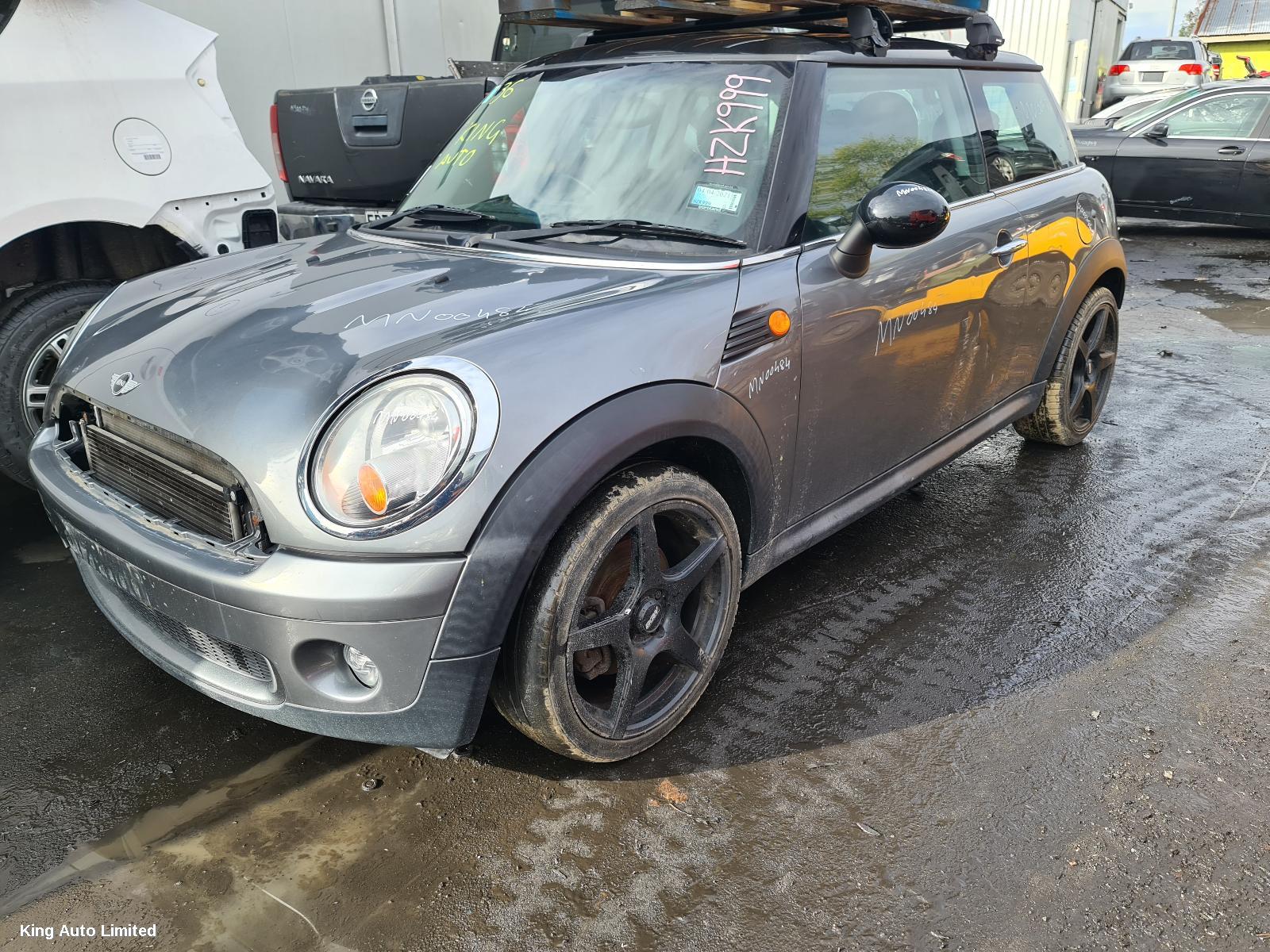 Mini COOPER 2010 Right Headlamp thumbnail 1