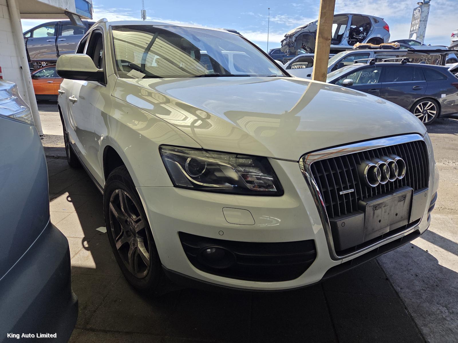 Audi Q5 2011 Left Guard thumbnail 3