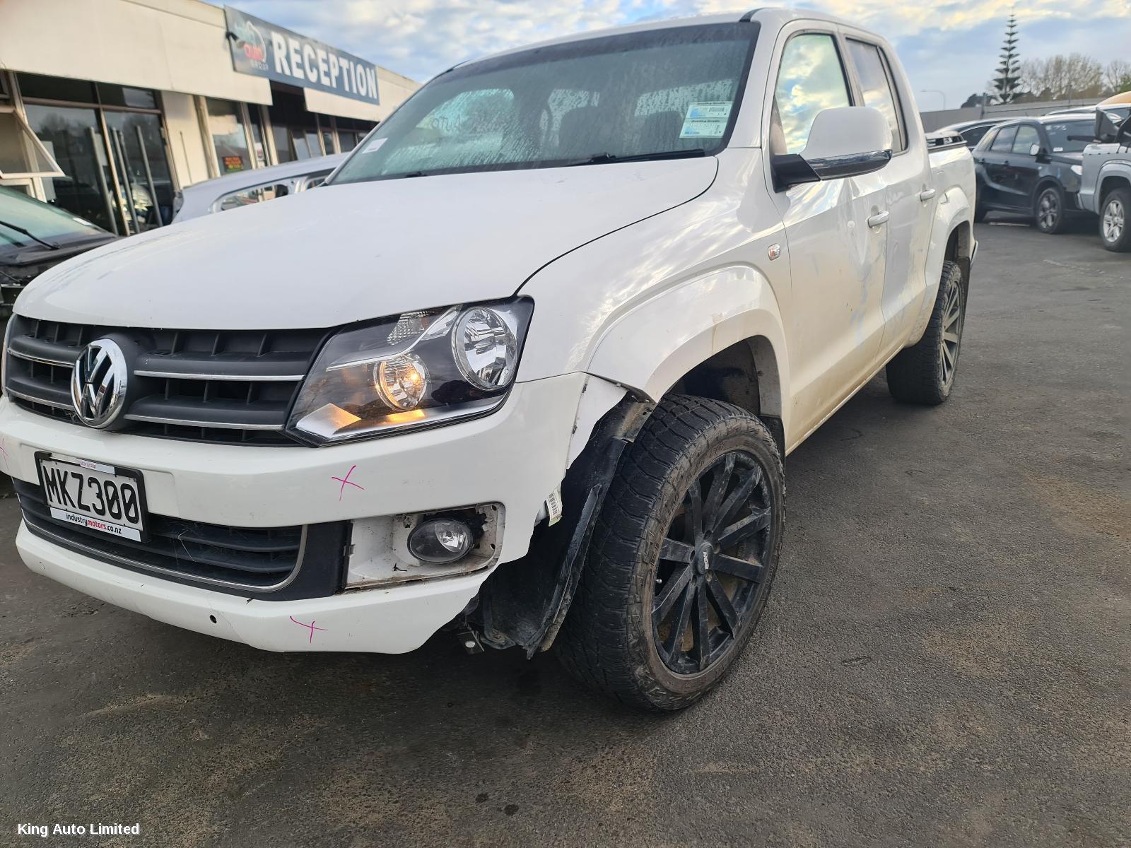 Volkswagen AMAROK 2014 Right Guard thumbnail 2