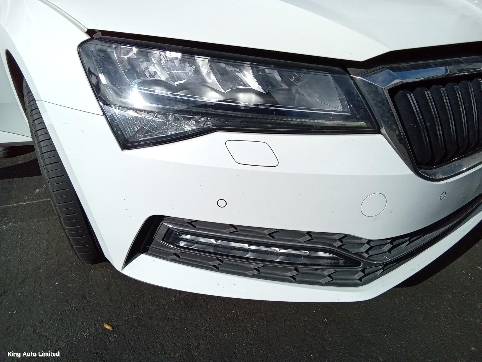 Skoda SUPERB 2021 Left Guard thumbnail 3