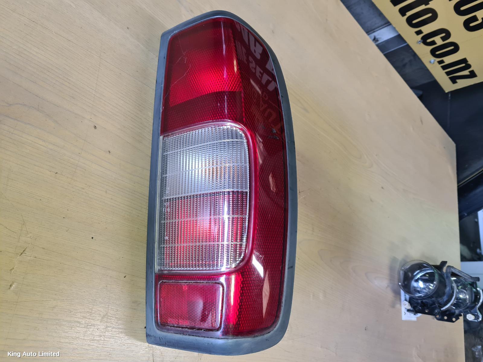 Nissan NAVARA 2004 Right Taillight thumbnail 1