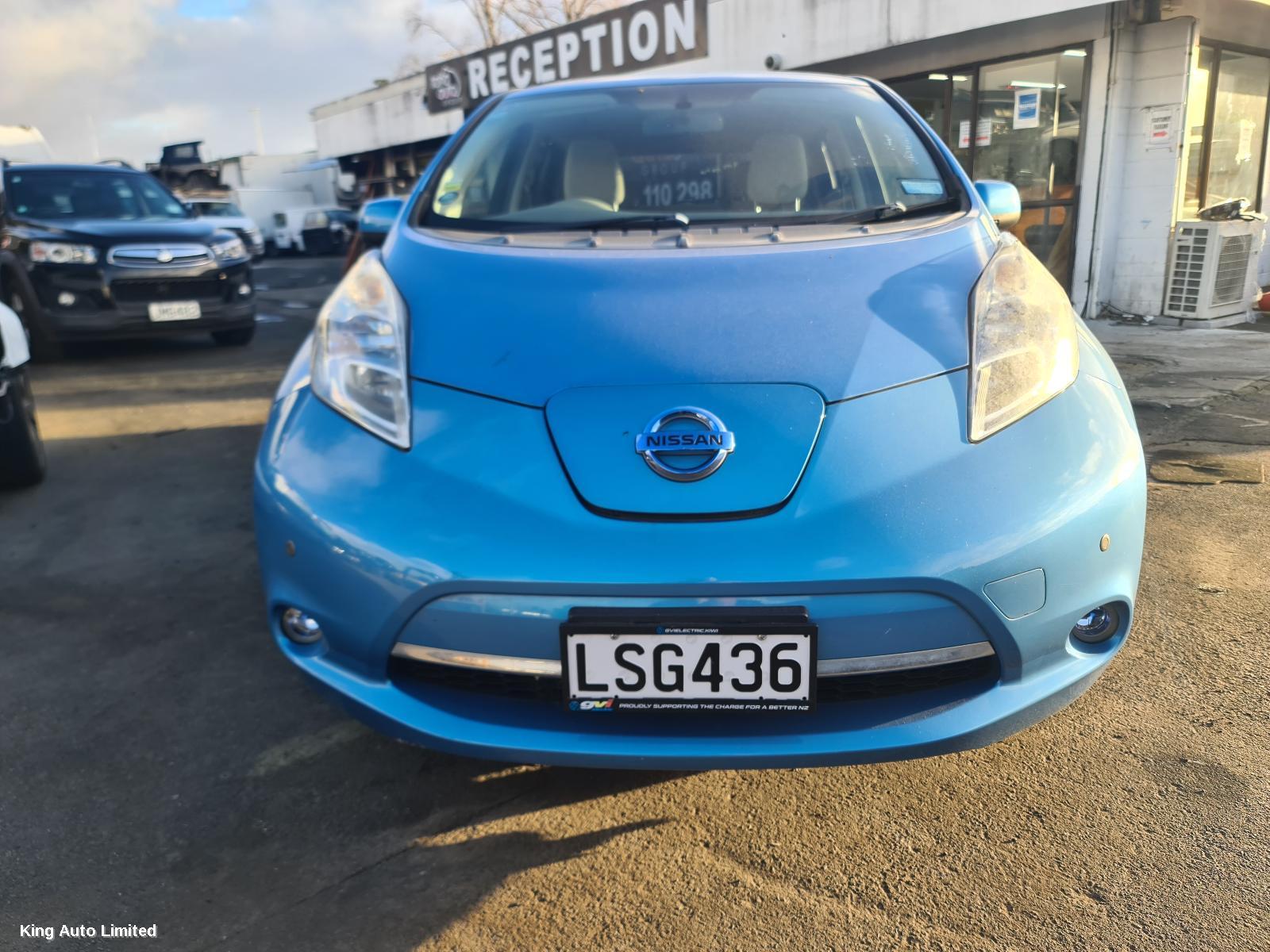 Nissan LEAF 2012 Left Headlamp thumbnail 1