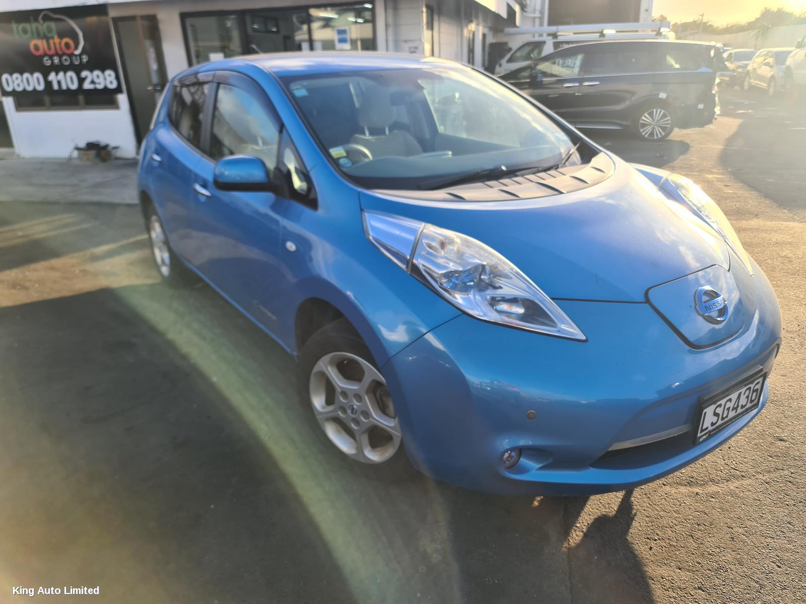 Nissan LEAF 2012 Left Headlamp thumbnail 2