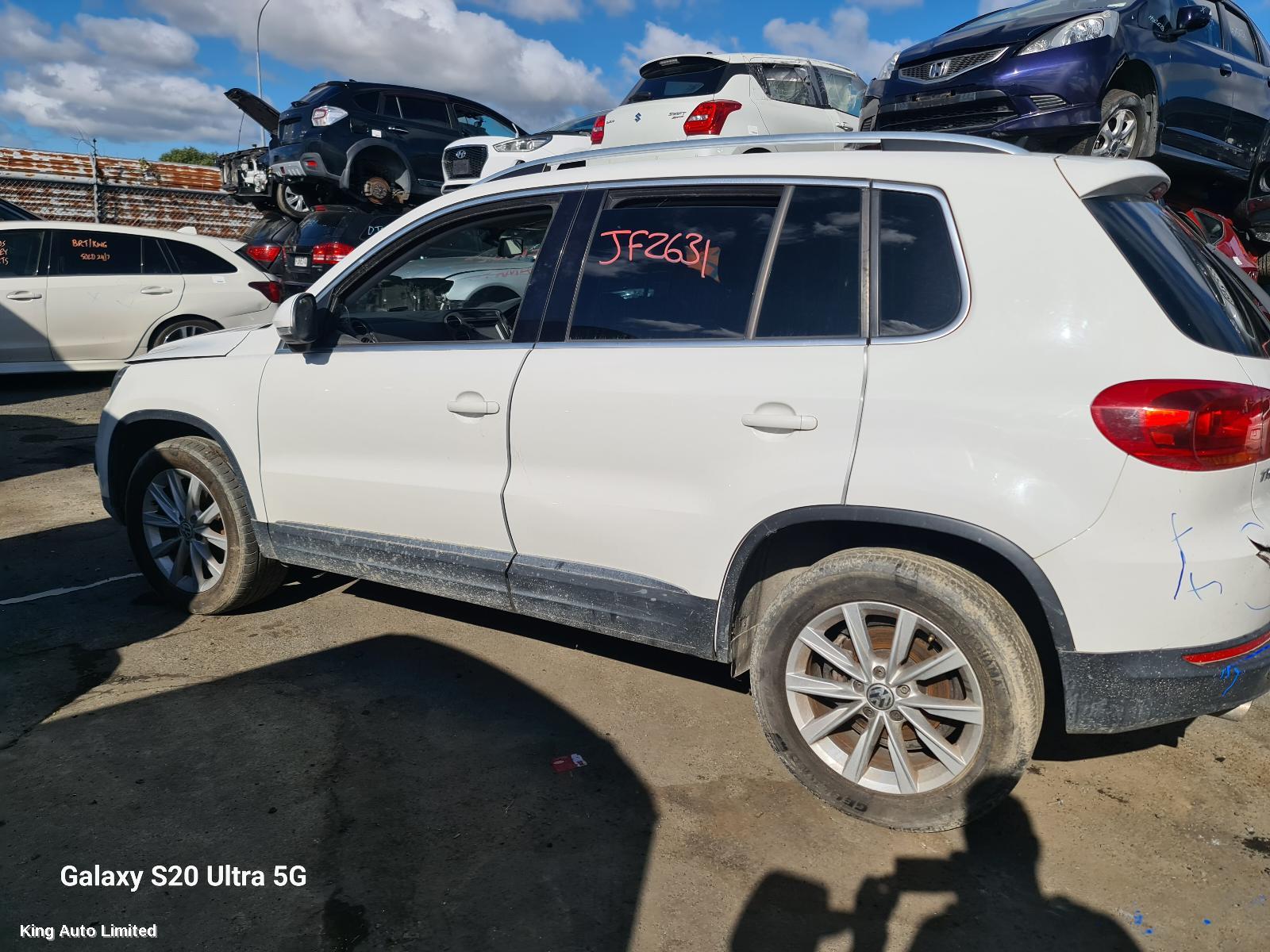Volkswagen TIGUAN 2012 Front Bumper thumbnail 3