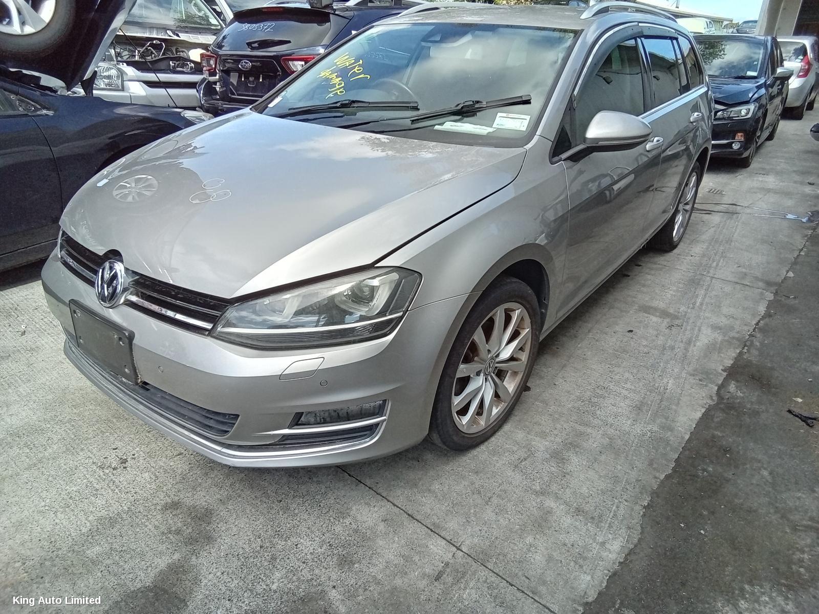 Volkswagen GOLF 2014 Left Front Door thumbnail 2
