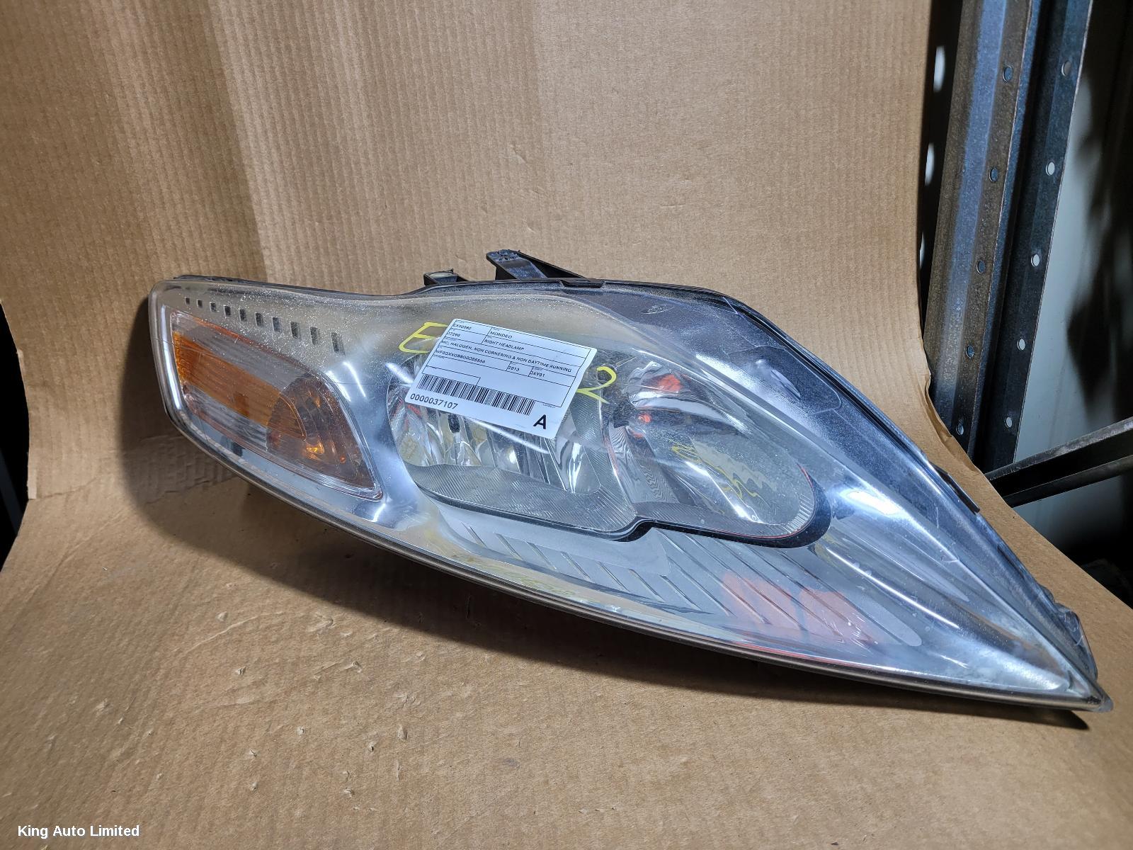 Ford MONDEO 2013 Right Headlamp thumbnail 1