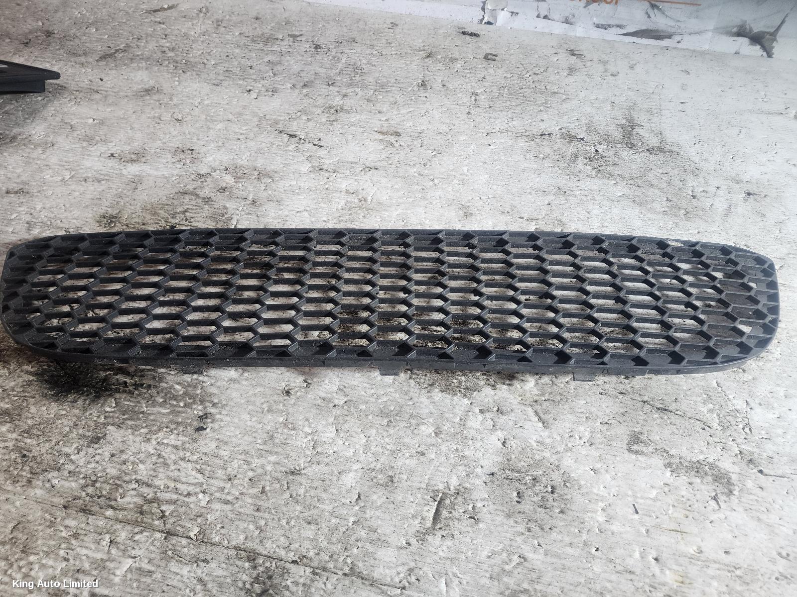 Nissan - Nissan NOTE 2005 Grille