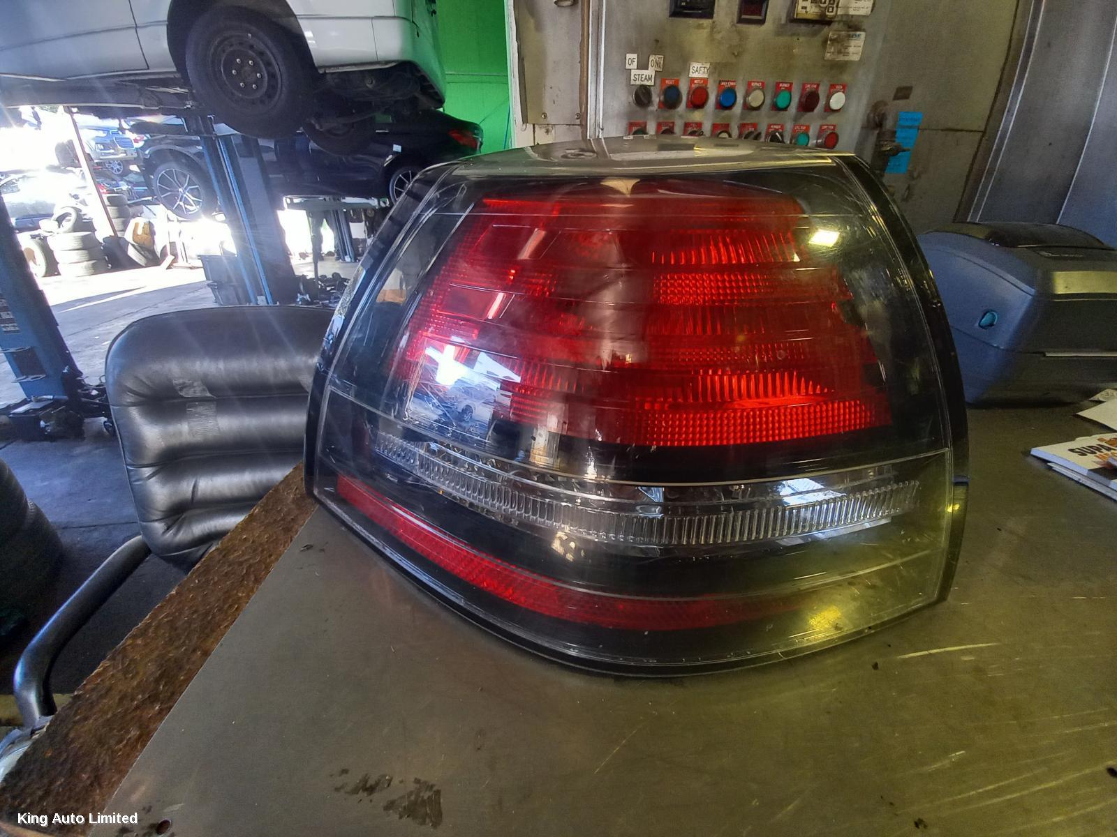 Holden COMMODORE 2009 Right Taillight thumbnail 1