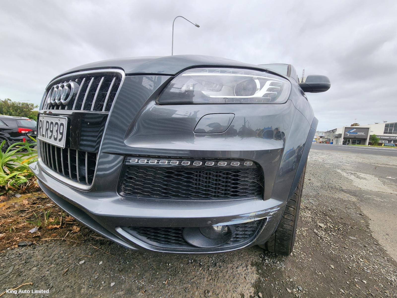 Audi Q7 2013 Windshield thumbnail 3