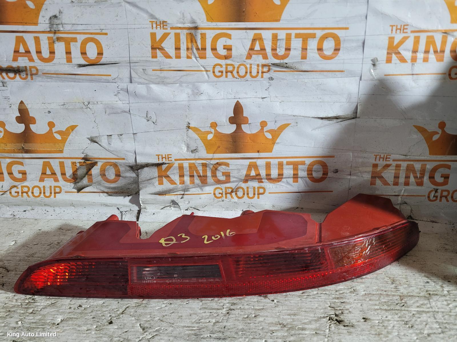 Audi Q3 2016 Right Taillight thumbnail 1