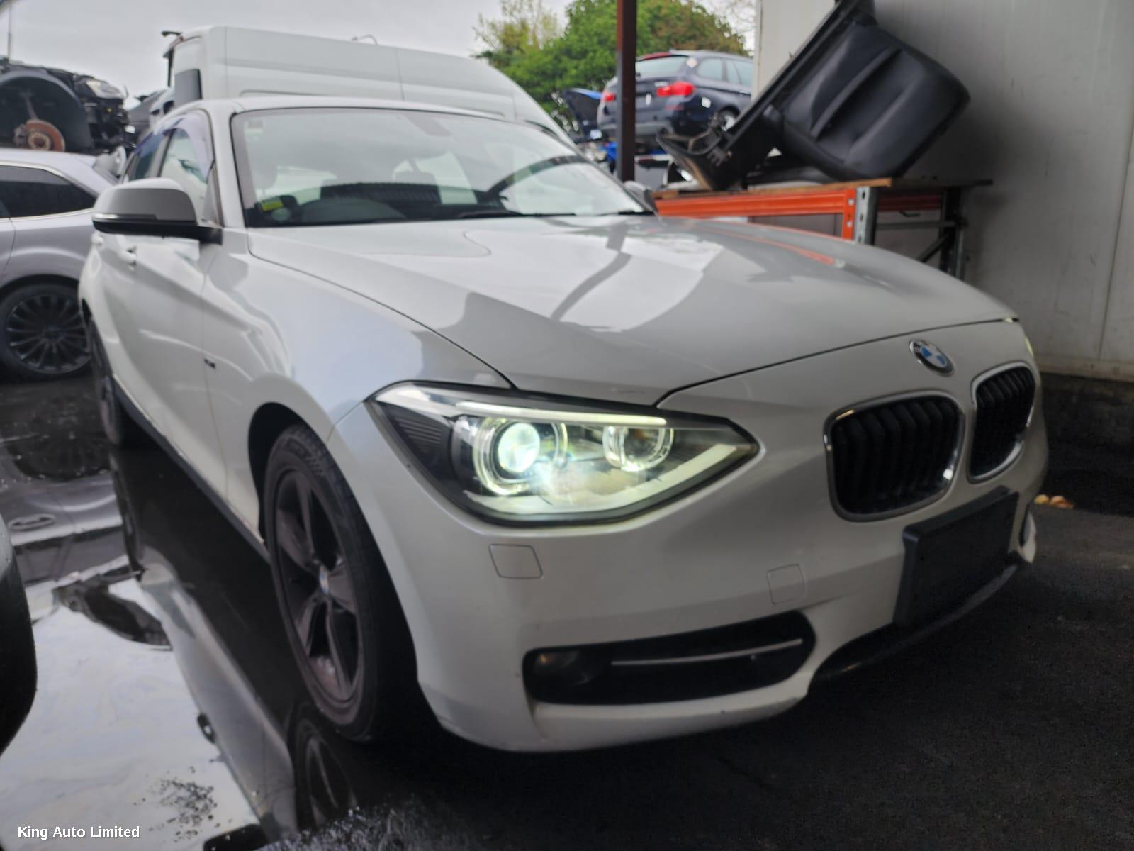BMW 1 SERIES 2013 Front Seat thumbnail 3