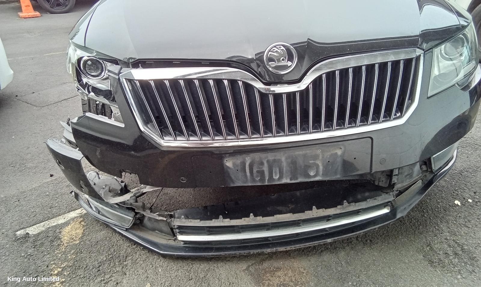 Skoda SUPERB 2015 Left Headlamp thumbnail 2