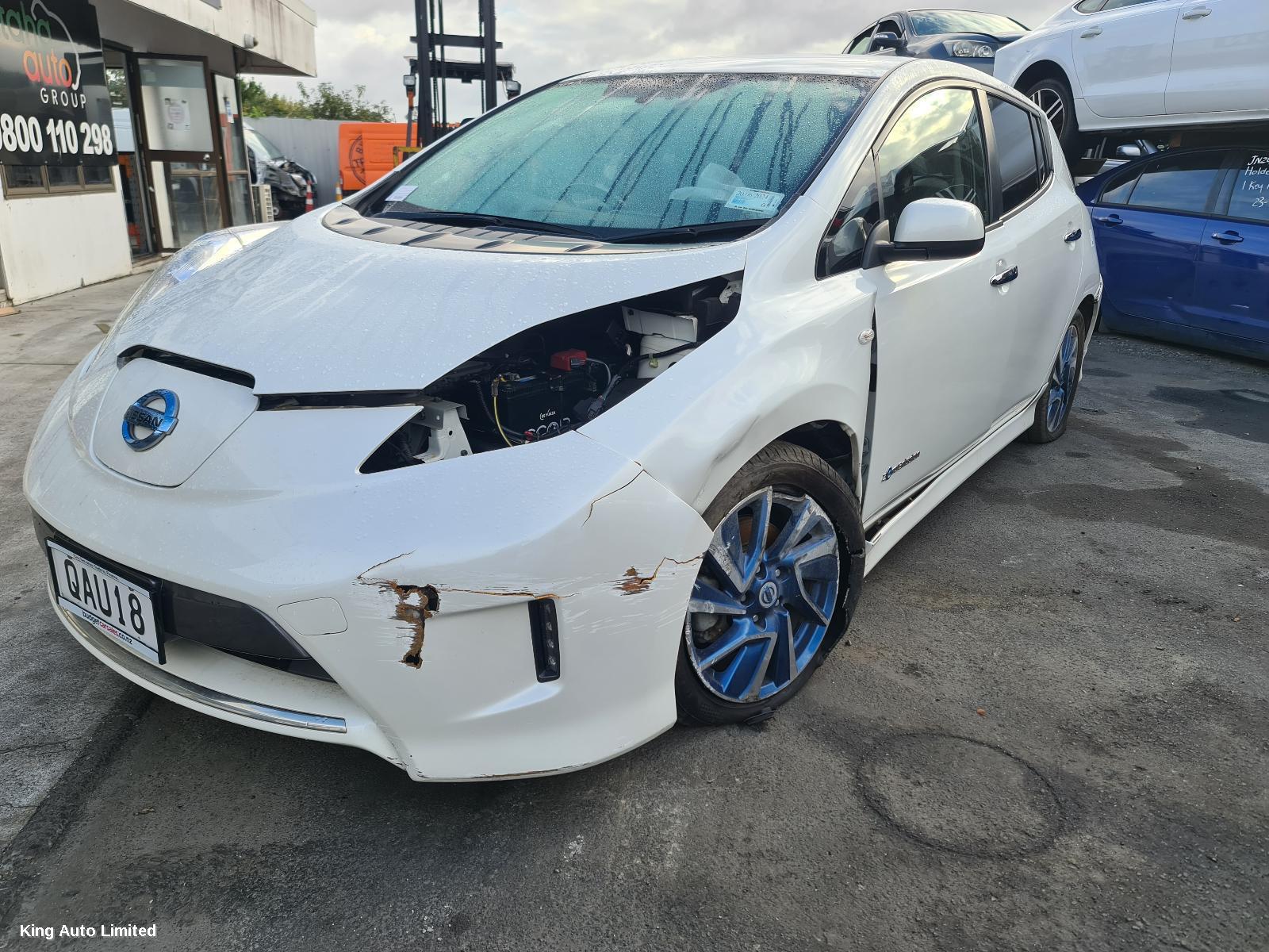 Nissan LEAF 2014 Left Taillight thumbnail 2