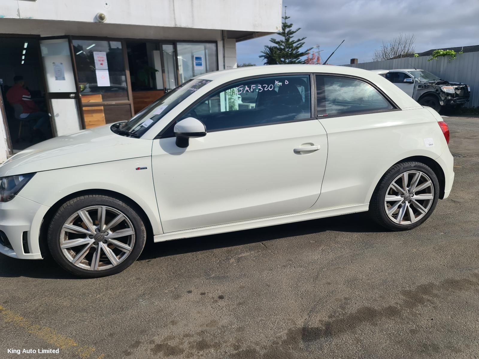 Audi A1 2011 Left Door Mirror thumbnail 3