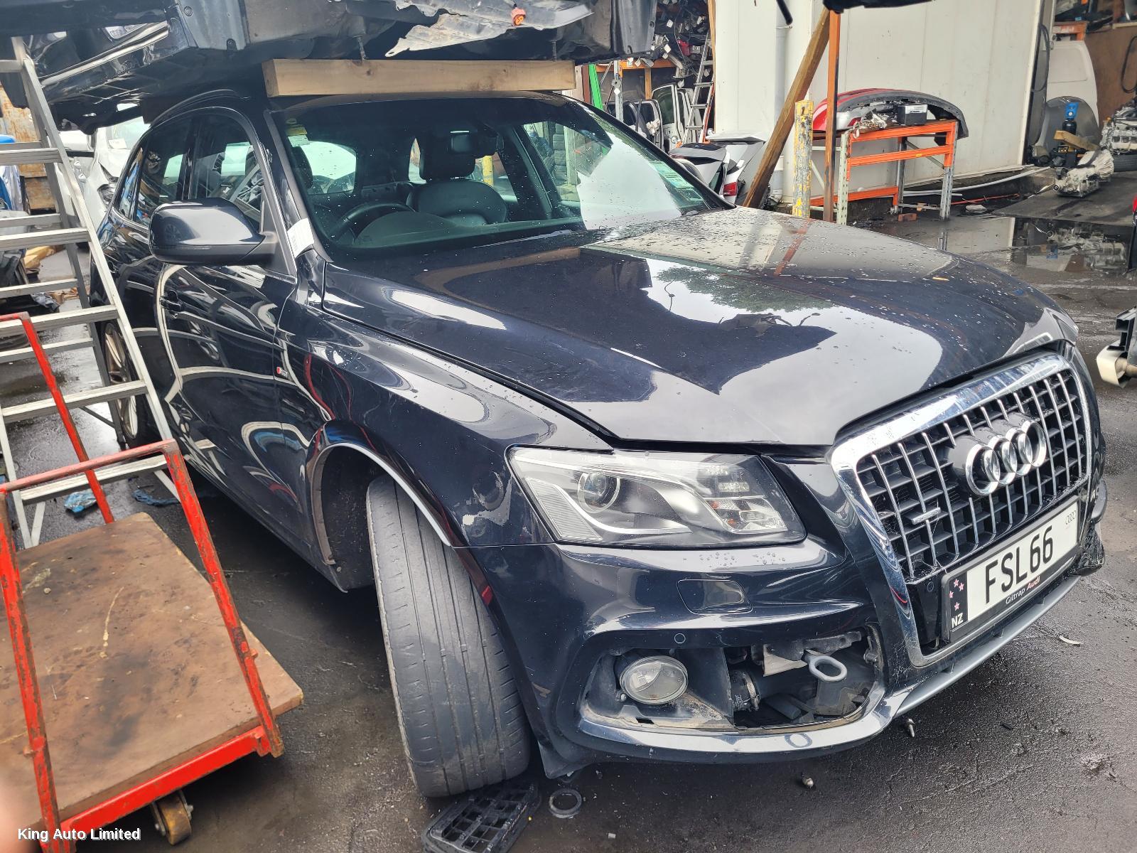 Audi Q5 2011 Right Headlamp thumbnail 1