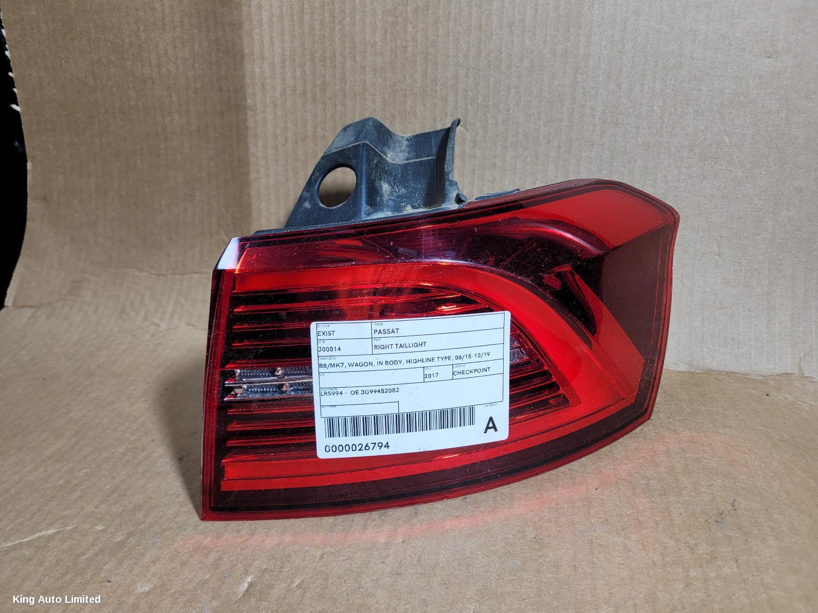 Volkswagen PASSAT 2017 Right Taillight thumbnail 1