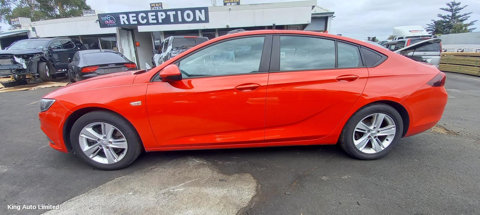 Holden COMMODORE 2018 Left Door Mirror thumbnail 2