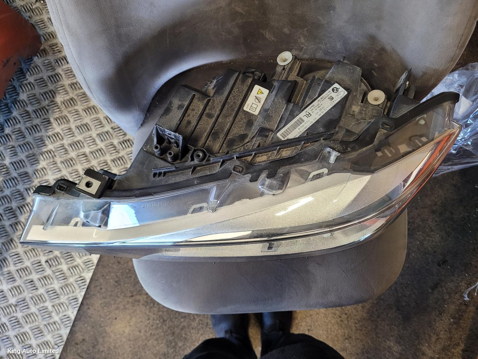 BMW 3 SERIES 2015 Left Headlamp thumbnail 3
