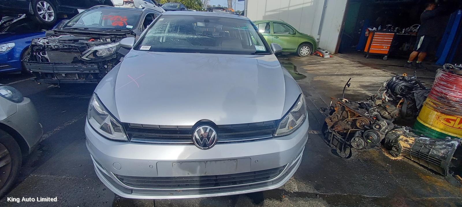Volkswagen GOLF 2015 Left Front Window Reg/Motor thumbnail 2