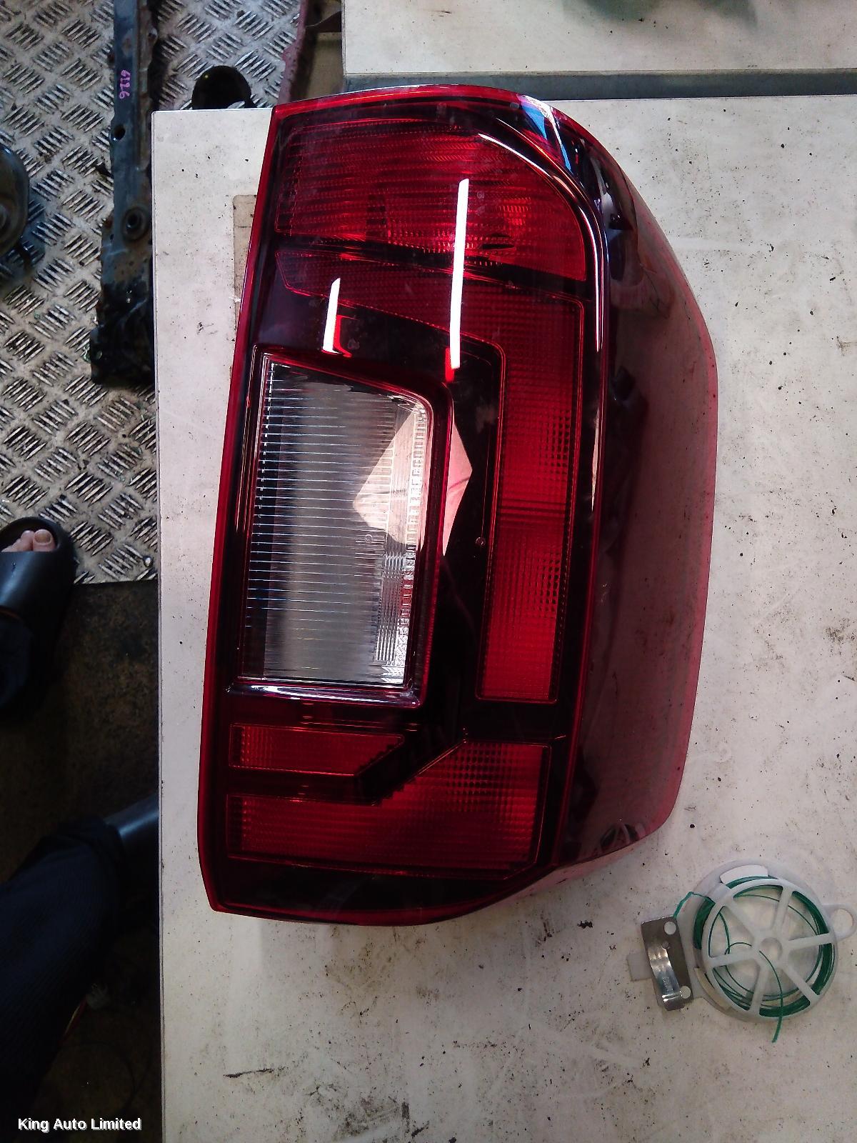 Volkswagen - Volkswagen AMAROK 2024 Left Taillight