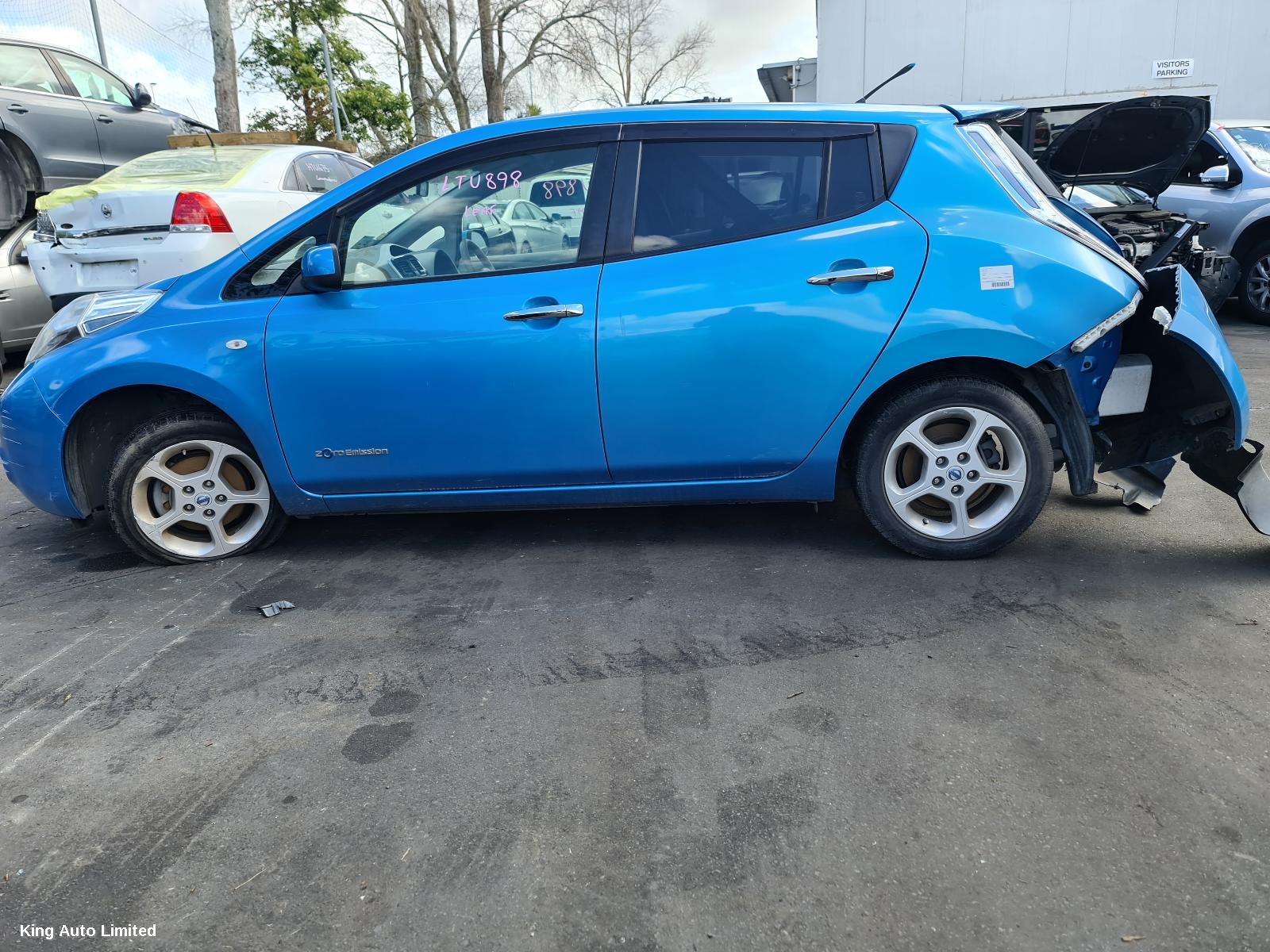 Nissan LEAF 2012 Rear Garnish thumbnail 3