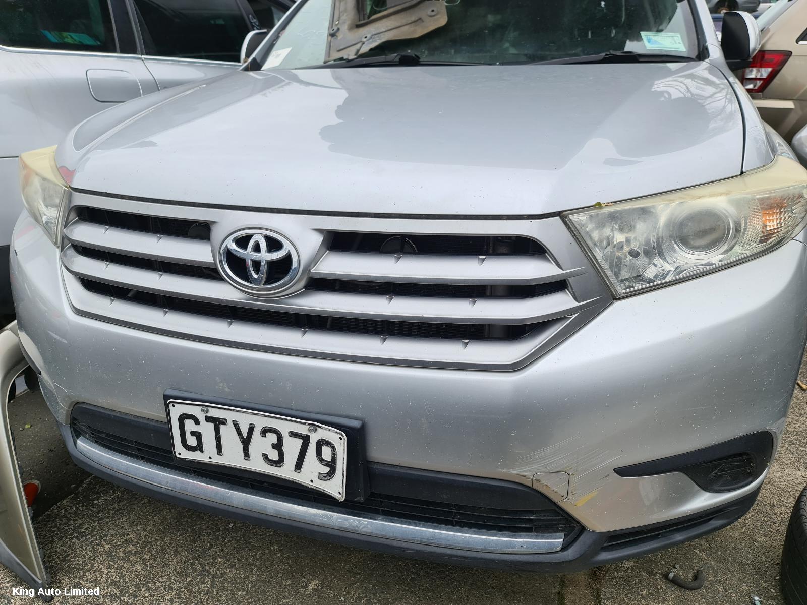 Toyota - Toyota KLUGER 2013 Washer Bottle