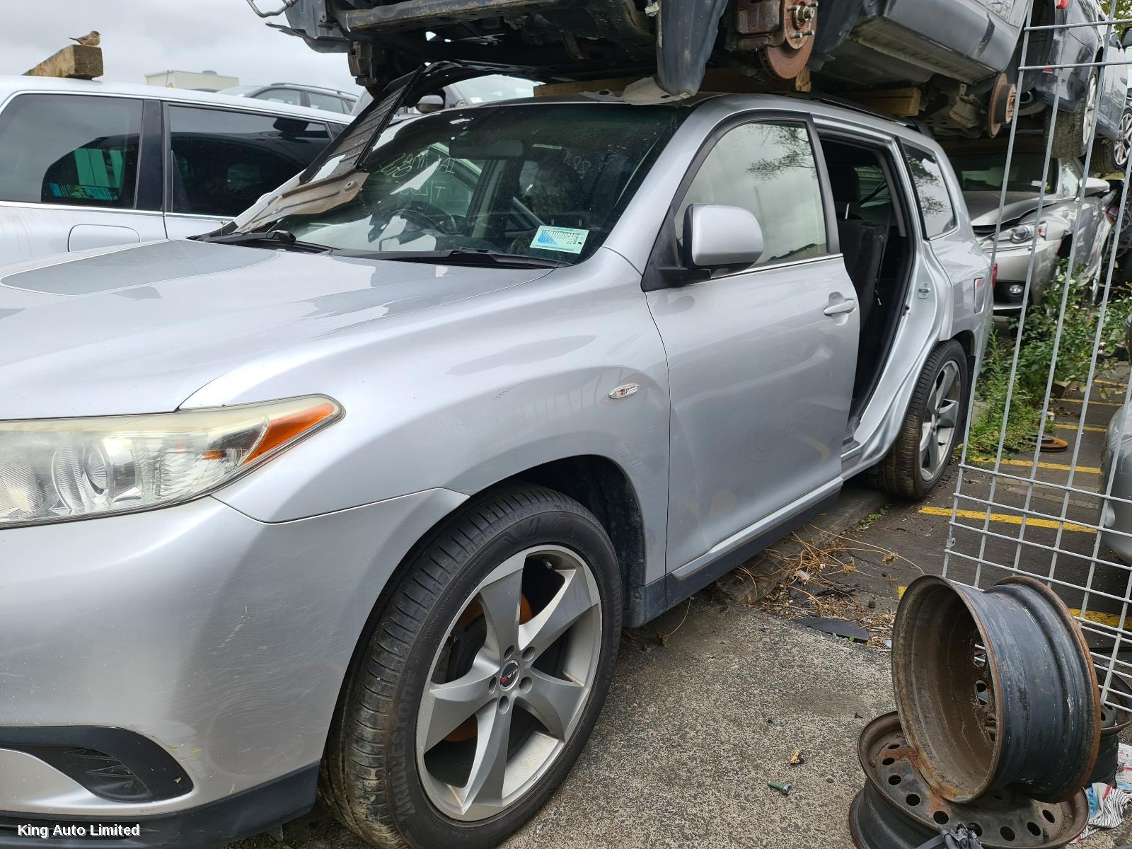Toyota KLUGER 2013 Washer Bottle thumbnail 2